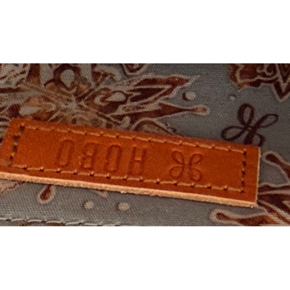 HOBO Metallic Leather Lauren Wallet - Picture 5 of 8